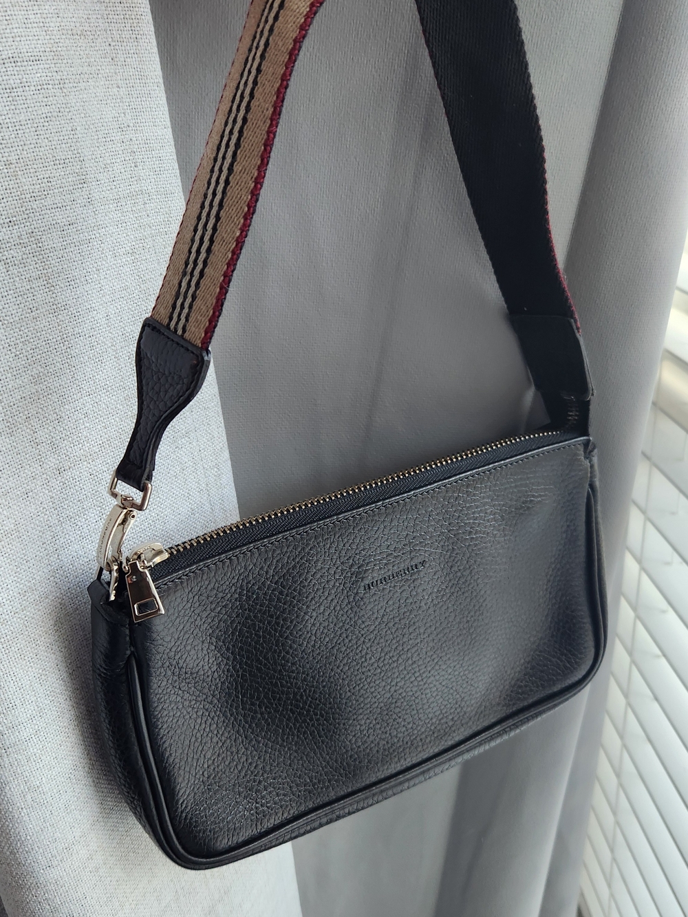 Burberry Pebbled Leather Pochett Black